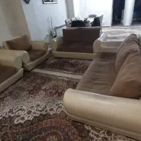 فروش مبل راحتی چرم 7 نفره به رنگ کرم قهوه‌ای|مبلمان خانگی و میز عسلی|کرج, ساسانی (قلمستان)|دیوار