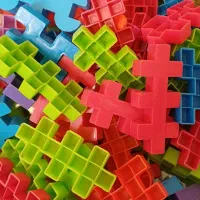 اسباب بازی به فروش میرسد