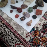 سنگ های قیمتی کسی خواست در خدمتم