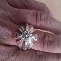 موزونایت (الماس روس )
