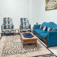 مبل و جلو مبلی به همراه رومیزی