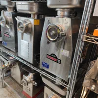 چرخ گوشت صنعتی چدنی الکتروکار ec10 رومیزی قصابی