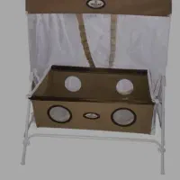 گهواره در حد مایل به معاوضه با صندلی ماشین بچه