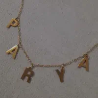 گردن بند با حروف اسم|جواهرات|مریوان, |دیوار