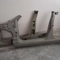 رکاب و ستون وسط چپ و راست رانا با گلگیر عقب رانا|قطعات یدکی و لوازم جانبی|کرمانشاه, |دیوار