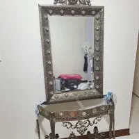 آیینه و شمعدان برنجی