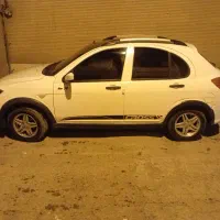 کوییک R مدل ۹۹ سفید مشکی