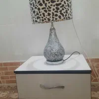 آباژور یا چراغ خواب و کشو پاتختی