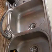 سینک ظرفشویی به همراه شیر آب