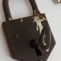 قفل و دربازکن قدیمی