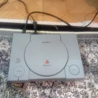 دو دستگاه پلی استیشن سری اول . سالم