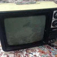 تلویزیون قدیمی خاموش