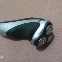 ریش تراش فیلیپس ضد آب pt860