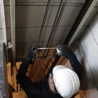 تعمیرات، رفع خرابی وسرویس دوره ای آسانسور|خدمات پیشه و مهارت|شیراز, آزادگان|دیوار