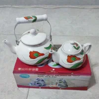 کتری و قوری ست نو با جعبه|قوری، کتری، قهوهساز دستی|رشت, حومه رشت|دیوار