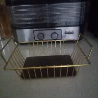 سبد نان و سبزی