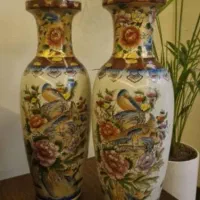 یک جفت گلدون چینی خطوط برجسته کار دست