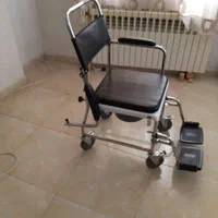 ویلچر سالمندان توالت دار در حد نو