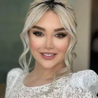 میکاپ و شنیون خاص۹۰۰