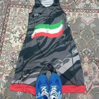 لباس و کفش کشتی