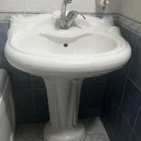 روشویی و آینه