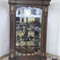 بوفه چوبی بسیار. بزرگ و زیبا اینه دار همراه بالامپ