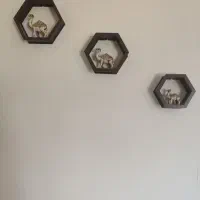 شلف دیواری همراه مجسمه