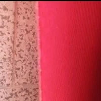 موکت قرمزرنگ درحدنو تمیزوسالم
