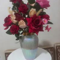 گل و گلدان و زیر گلدان