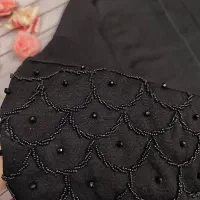 در هر مجلسی بدرخش