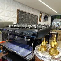 کار در کافه