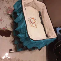 تخت کنار مادر
