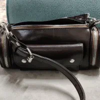 کیف|کیف، کفش، کمربند|تربت‌حیدریه, کاشانی|دیوار