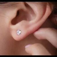 سوراخ کردن گوش