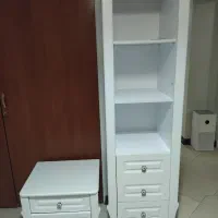 کتابخانه و پاتختی شیک و تمیز