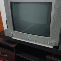 تلویزیون و میز