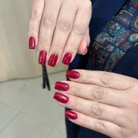 آموزش و کاشت ناخن ۵۵۰ تومن