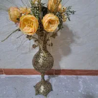 گل و گلدان