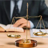 وکیل پایه یک دادگستری