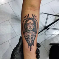 آموزش حرفه ای تاتو بدن و صورت تضمینی