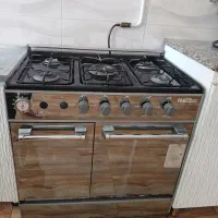 اجاق گاز طرح فر. فقط یه شعلش کار نمیکنه.
