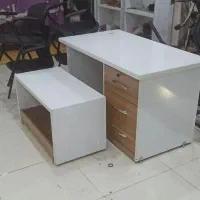 میز مدیریت بهمراه جلو مبلی و چهار عدد صندلی