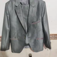 کت شلوار طوسی در حد نو
