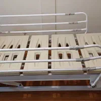 تخت بیمارستانی و اکسیژن ساز