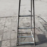 چهار پایه اهنی