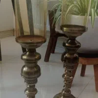 شمعدان کنار سالنی برنجی