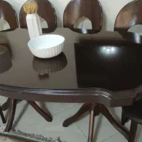 میز شش نفره بیضی در حد نو