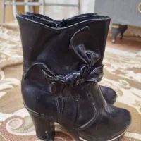 پوتین|کیف، کفش، کمربند|شیراز, محراب|دیوار