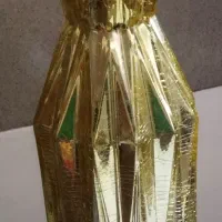 گلدان طلایی