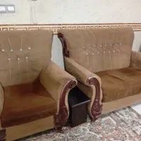 مبل ۷ نفره تمیز قابل استفاده در خونه مادربزرگ باغ